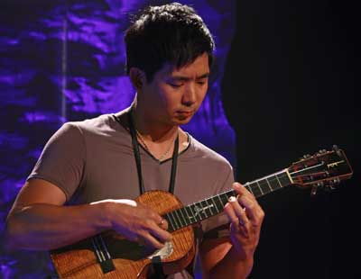 Jake Shimabukuro 4