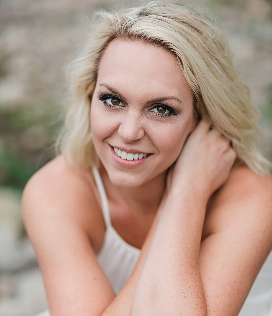 Evynne Hollens 2026